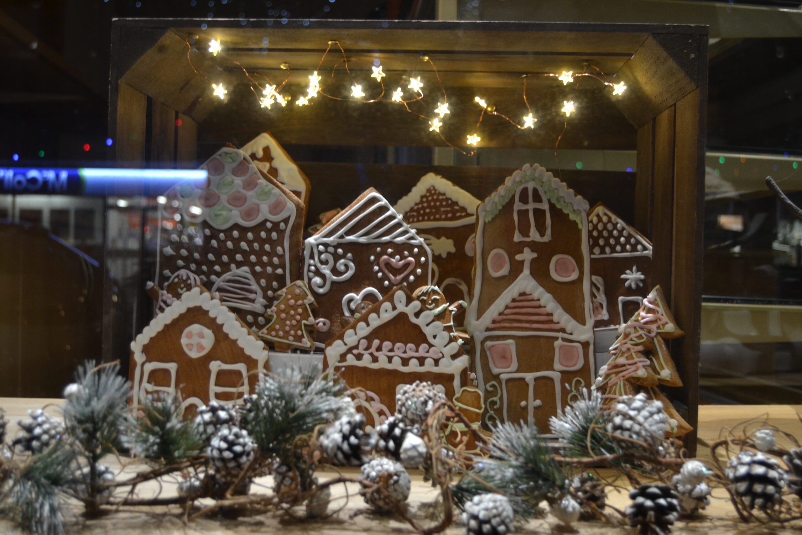 gingerbread houses in Breadport